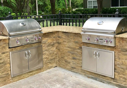 outdoor kitchen for backyard living